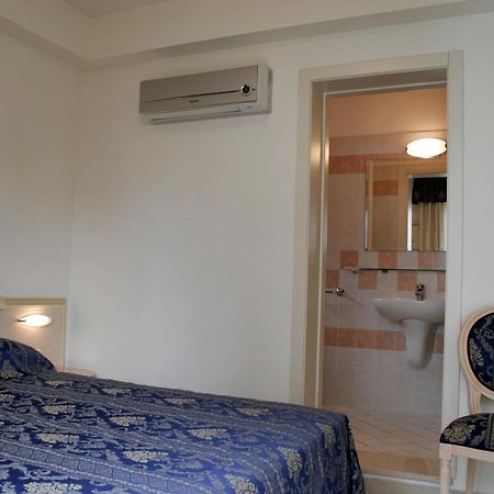 Residence Olimpo リミニ エクステリア 写真